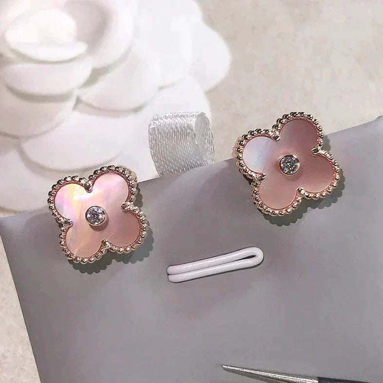 [⭐Seralia]CLOVER MEDIUM 1 MOTIFS  PINK MOP DIAMOND EARRINGS
