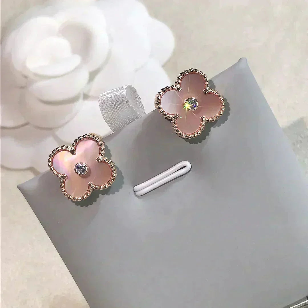 [⭐Seralia]CLOVER MEDIUM 1 MOTIFS  PINK MOP DIAMOND EARRINGS