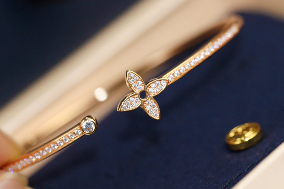 [⭐Seralia]IDYLLE PINK GOLD OPEN BRACELET DIAMOND PAVED