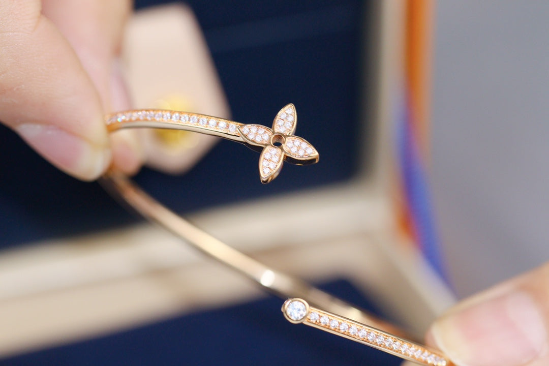 [⭐Seralia]IDYLLE PINK GOLD OPEN BRACELET DIAMOND PAVED