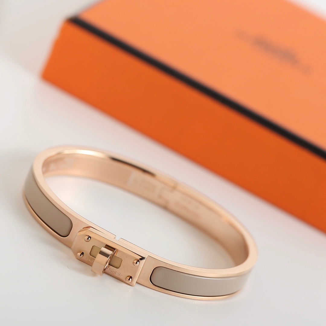 [⭐Seralia]HM KELLY GREY BRACELET