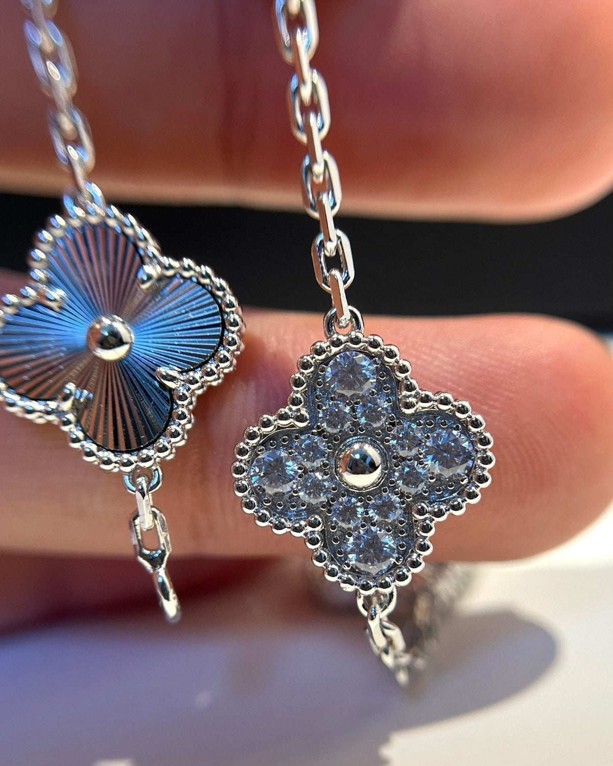 [⭐Seralia] CLOVER 5 MOTIF LASER BRACELET COLLECTION