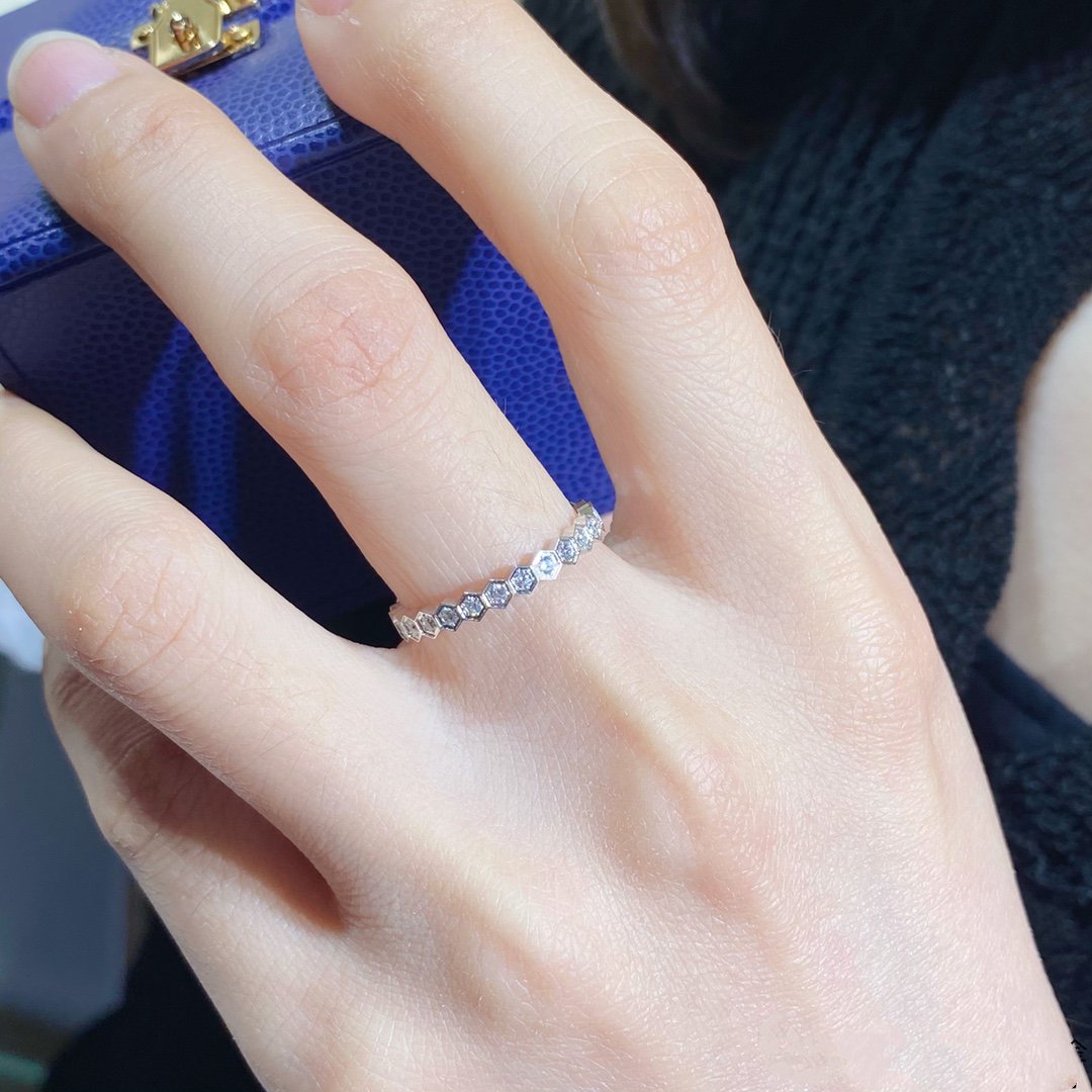 [⭐Seralia]BEE LOVE DIAMOND PAVED SMALL RING