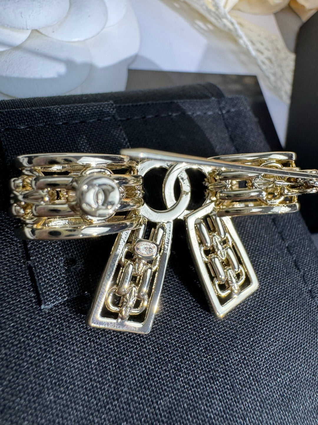 [⭐Seralia]25K Hollow Bow Brooch