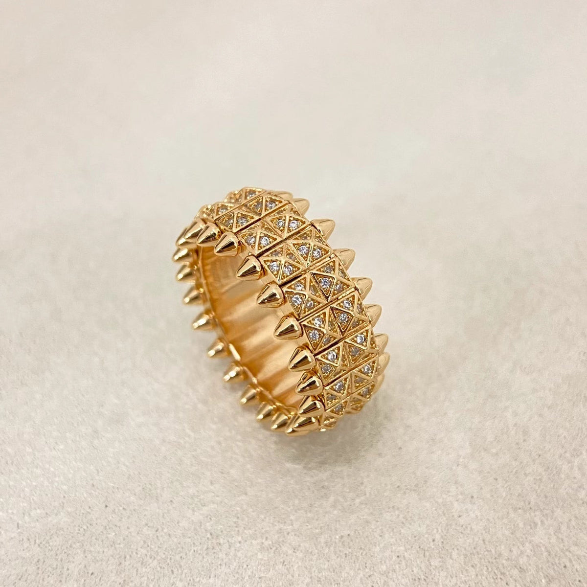 [⭐Seralia]CLASH DOUBLE-ROW RIVET RING WITH DIAMOND SETTING