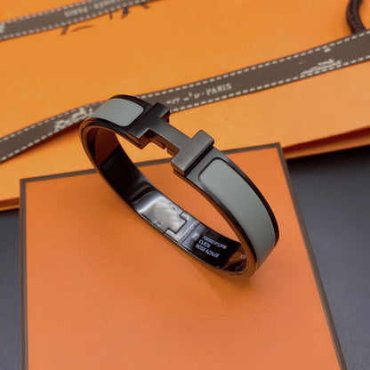 [⭐Seralia]CLIC HM SO BLACK GREY BRACELET