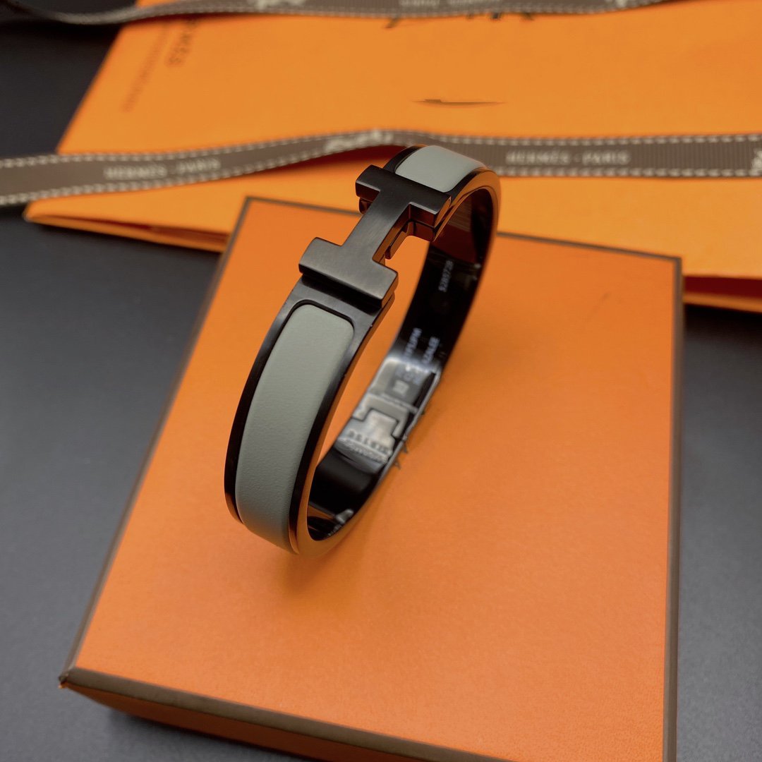 [⭐Seralia]CLIC HM SO BLACK GREY BRACELET