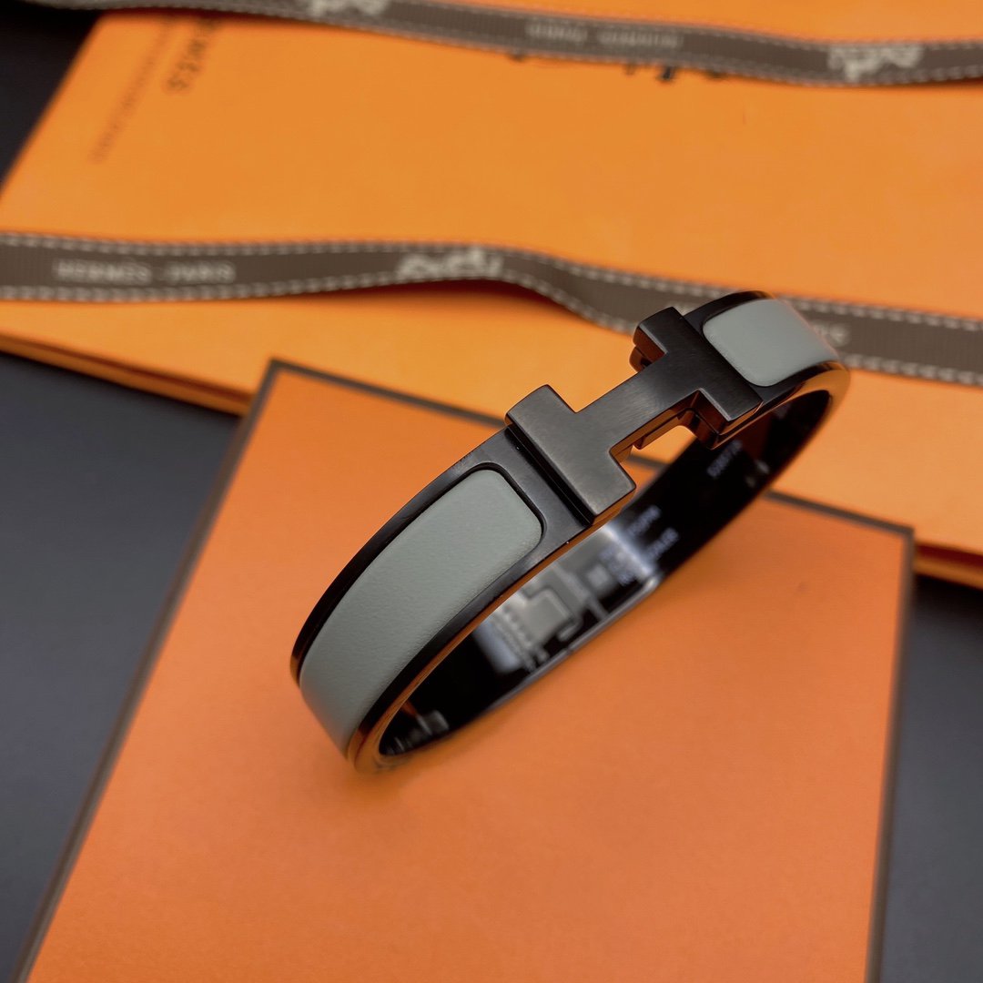 [⭐Seralia]CLIC HM SO BLACK GREY BRACELET
