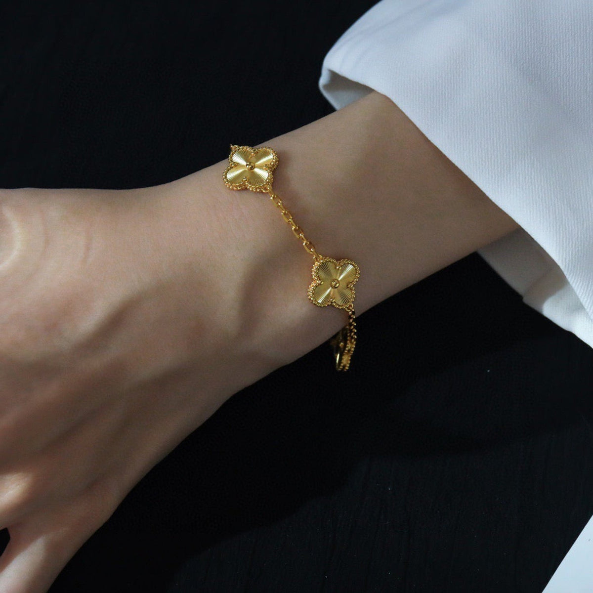 [⭐Seralia] CLOVER 5 MOTIF LASER BRACELET COLLECTION