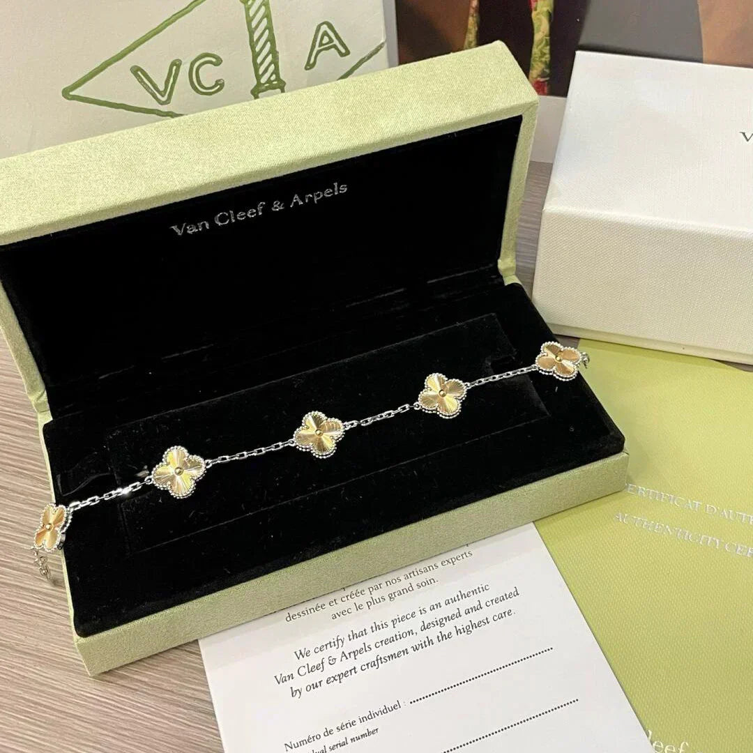 [⭐Seralia] CLOVER 5 MOTIF LASER BRACELET COLLECTION