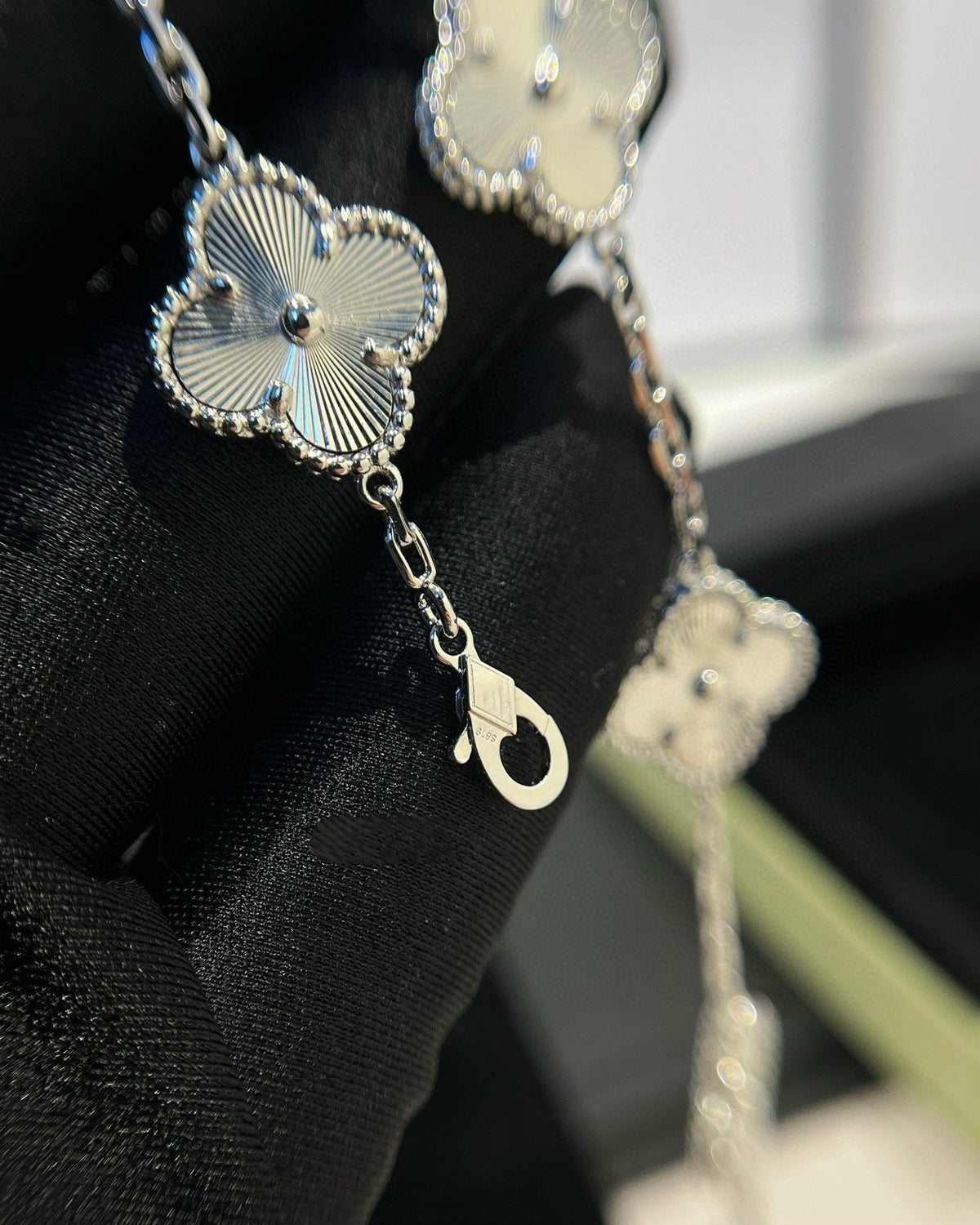 [⭐Seralia] CLOVER 5 MOTIF LASER BRACELET COLLECTION